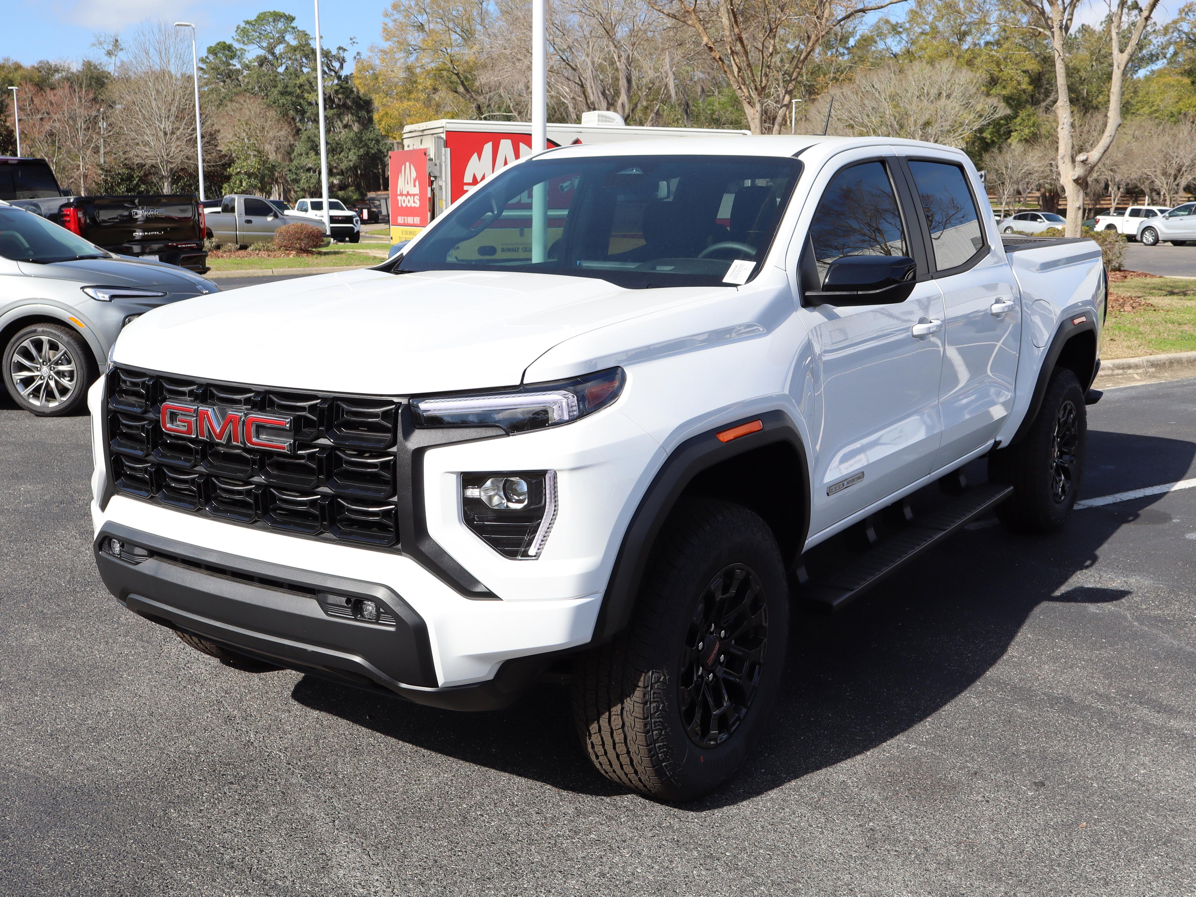 GMC Canyon Elevation Rear Wheel Drive Crew Cab - Thumbnail 5