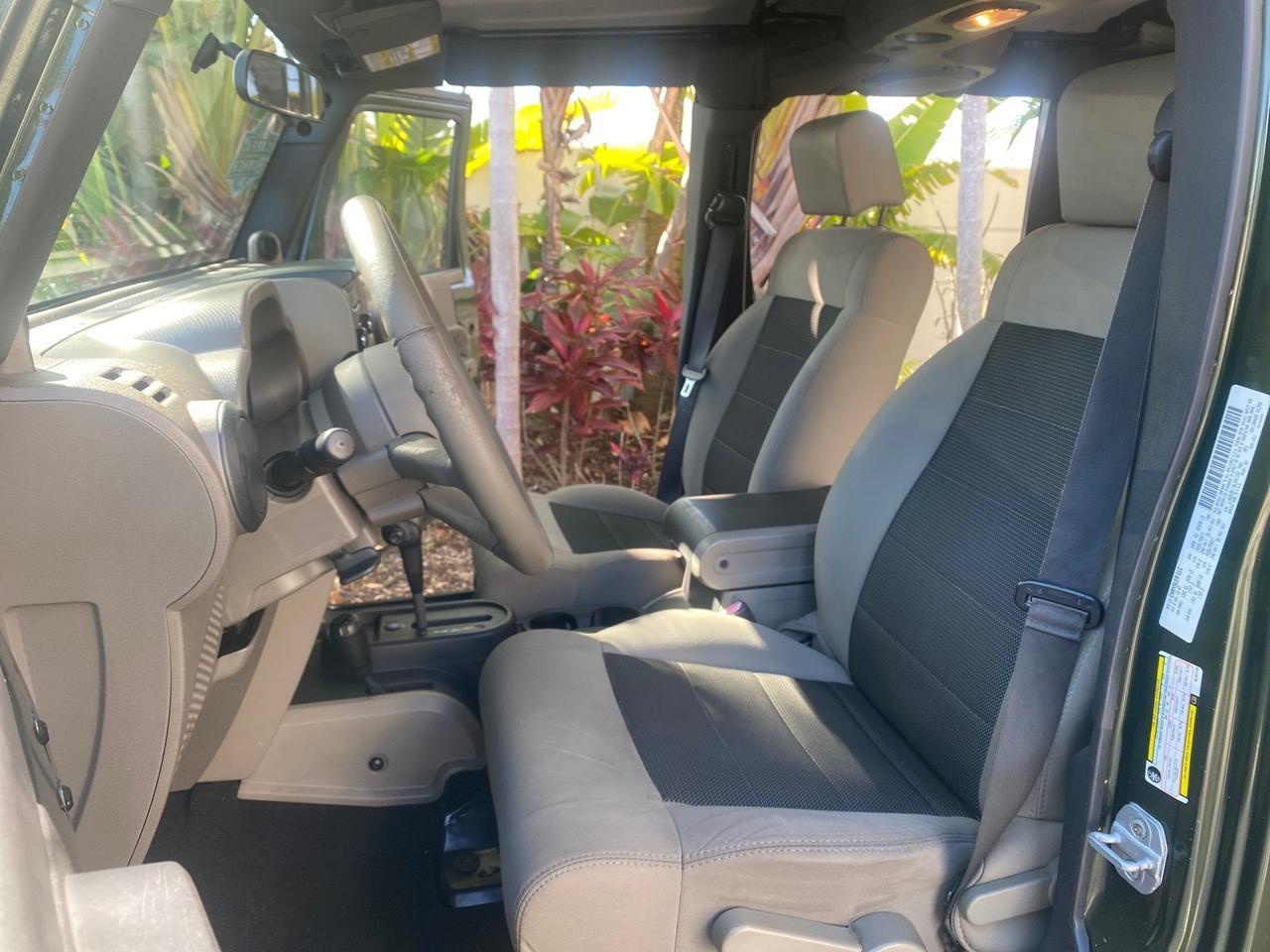 Jeep Wrangler - Thumbnail 11