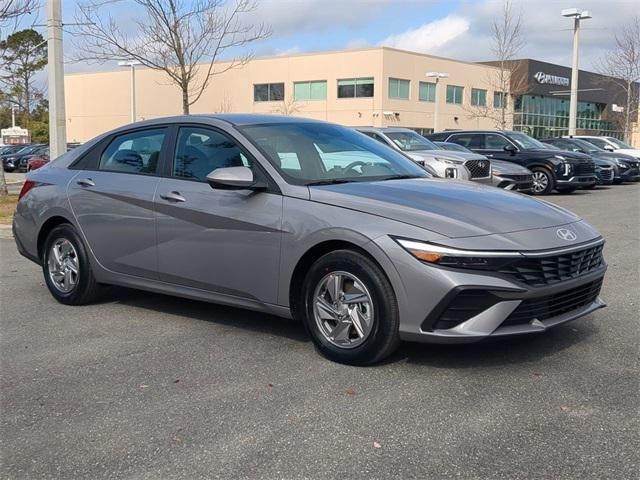 Hyundai Elantra Se Fwd 4D Sedan - Thumbnail 4