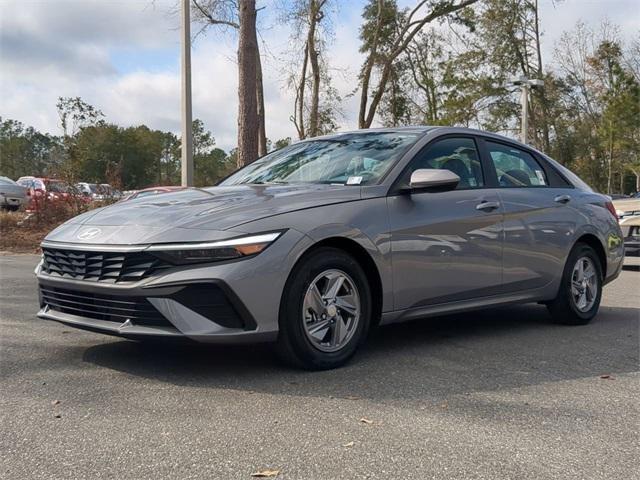 Hyundai Elantra Se Fwd 4D Sedan - Thumbnail 3