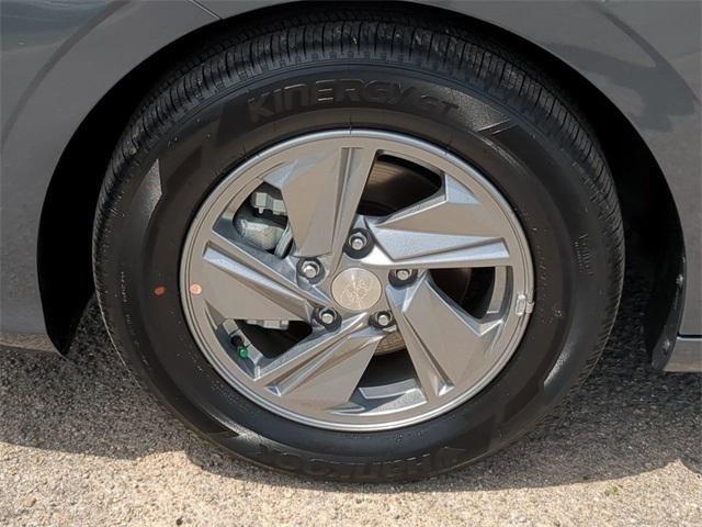 Hyundai Elantra Se Fwd 4D Sedan - Thumbnail 12