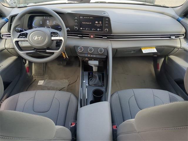 Hyundai Elantra Se Fwd 4D Sedan - Thumbnail 16