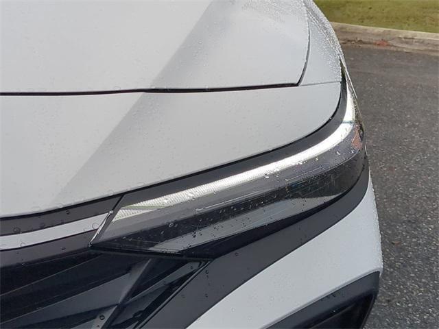 Hyundai Elantra Se Fwd 4D Sedan - Thumbnail 11