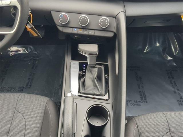 Hyundai Elantra Se Fwd 4D Sedan - Thumbnail 19