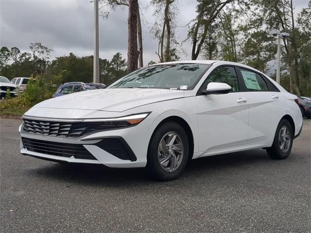 Hyundai Elantra Se Fwd 4D Sedan - Thumbnail 3