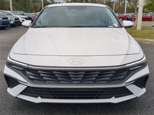 Hyundai Elantra Se Fwd 4D Sedan - Thumbnail 10