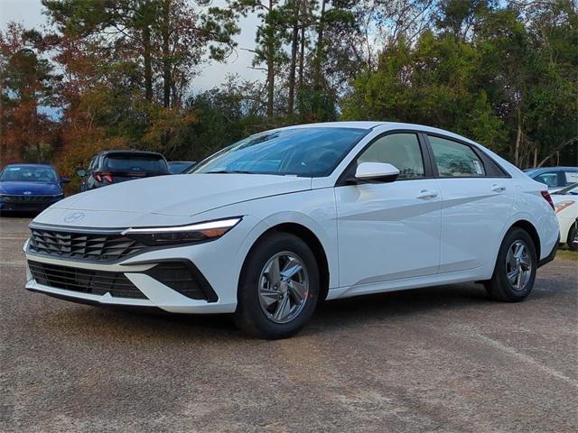 Hyundai Elantra Se Fwd 4D Sedan - Thumbnail 3