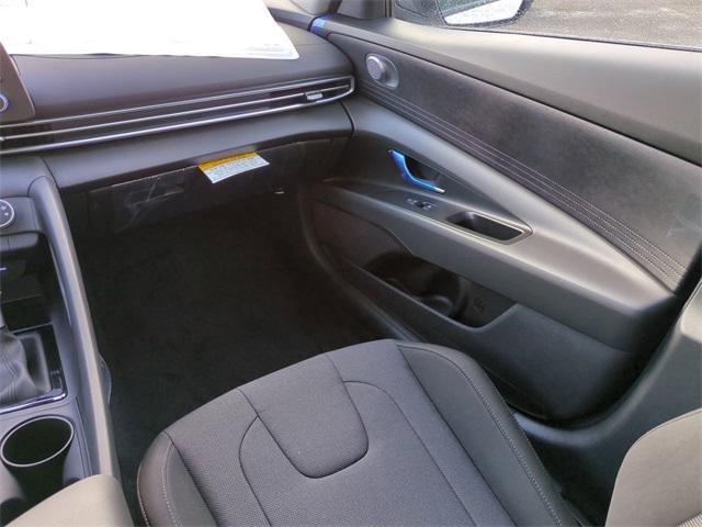 Hyundai Elantra Se Fwd 4D Sedan - Thumbnail 17