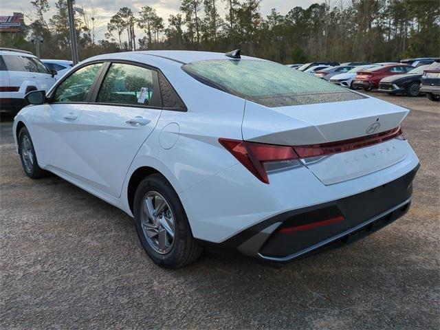 Hyundai Elantra Se Fwd 4D Sedan - Thumbnail 8