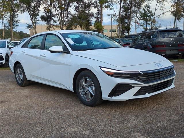 Hyundai Elantra Se Fwd 4D Sedan - Thumbnail 4