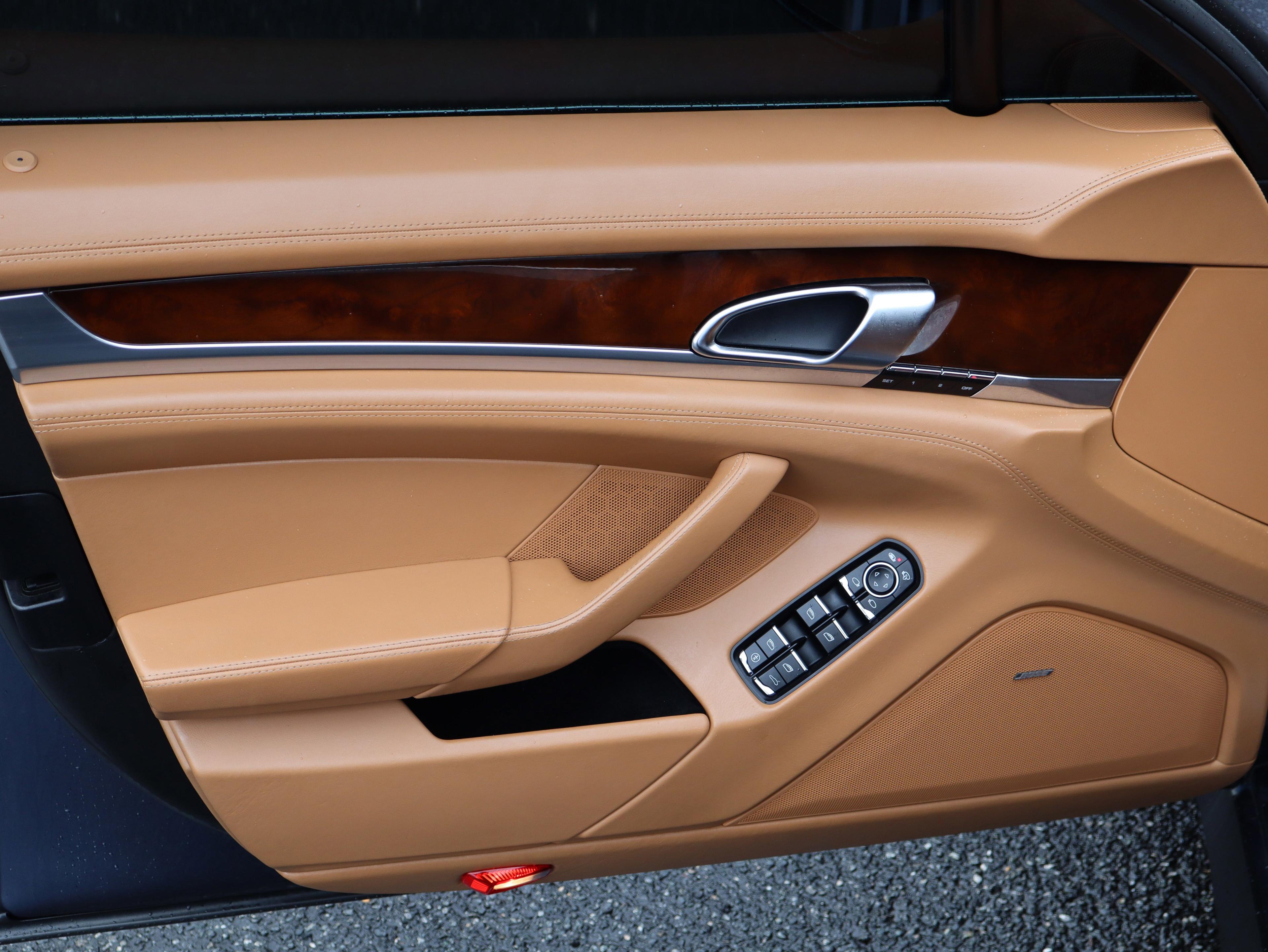 Porsche Panamera Turbo All Wheel Drive Hatchback - Thumbnail 17