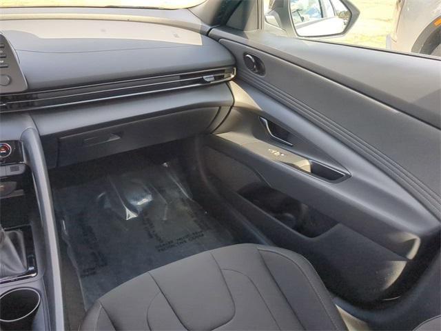 Hyundai Elantra Sel Sport Fwd 4D Sedan - Thumbnail 17