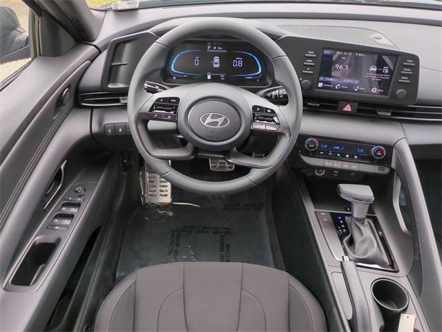 Hyundai Elantra Sel Sport Fwd 4D Sedan - Thumbnail 16