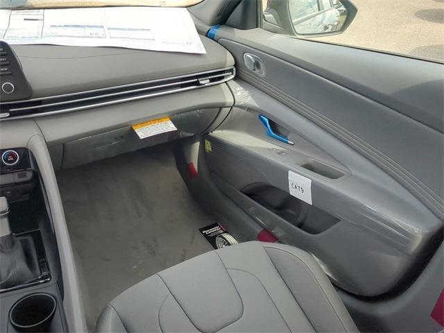 Hyundai Elantra Sel Sport Fwd 4D Sedan - Thumbnail 16