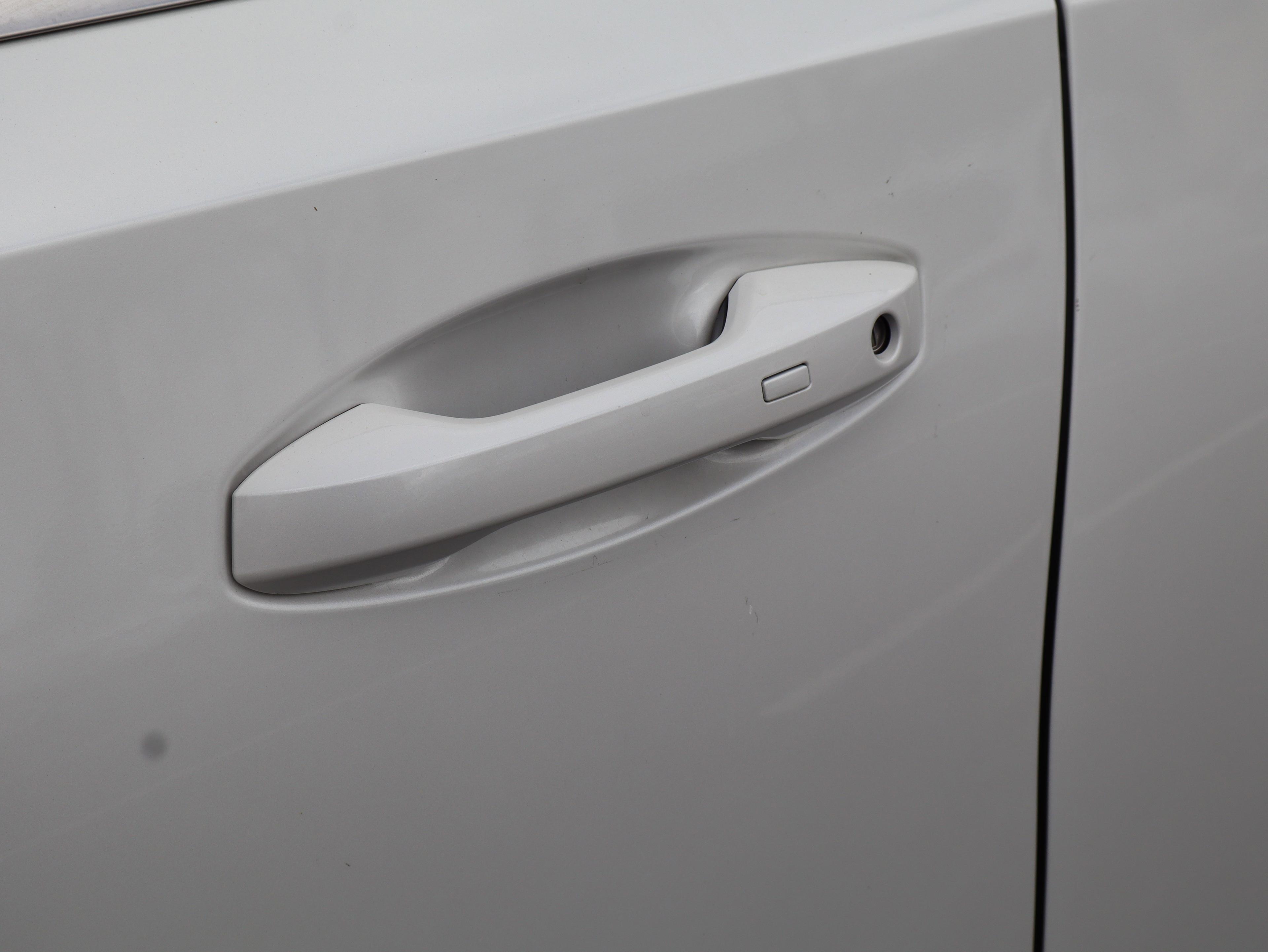 Nissan Armada Sl 4Wd 4-Wheel Drive Sport Utility - Thumbnail 14