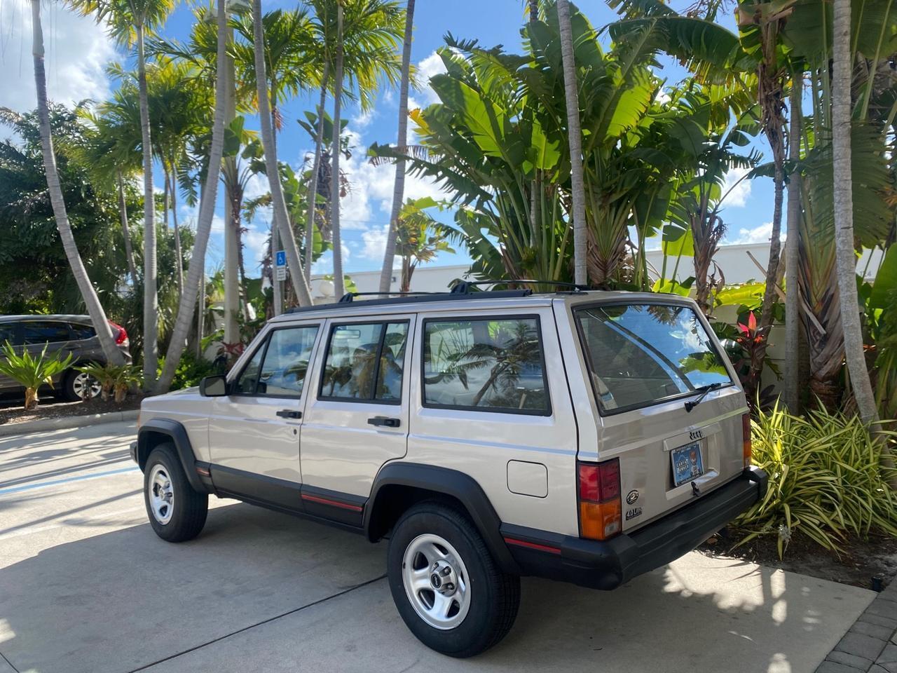 Jeep Cherokee - Thumbnail 6