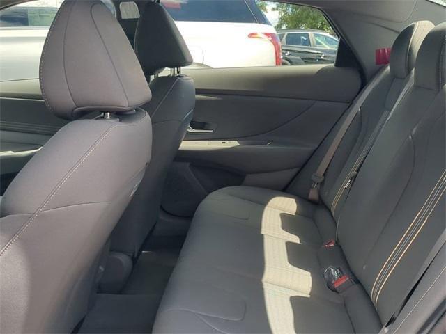 Hyundai Elantra Sel Sport Fwd 4D Sedan - Thumbnail 14