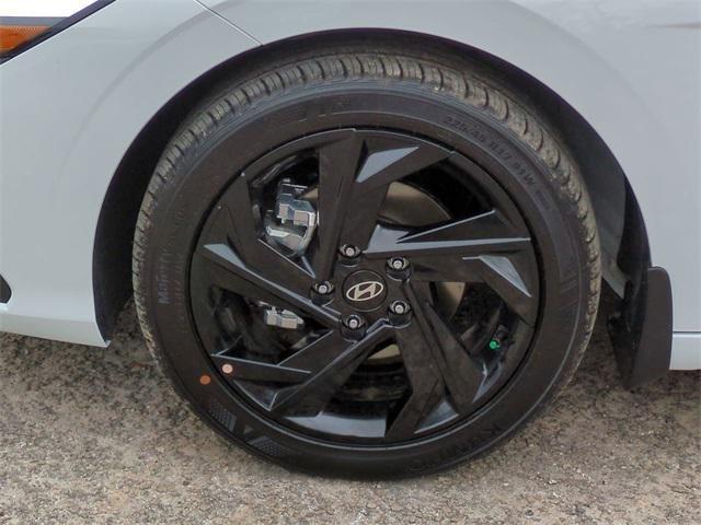 Hyundai Elantra Sel Sport Fwd 4D Sedan - Thumbnail 12