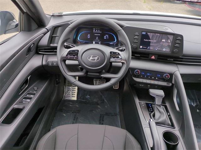 Hyundai Elantra Sel Sport Fwd 4D Sedan - Thumbnail 16