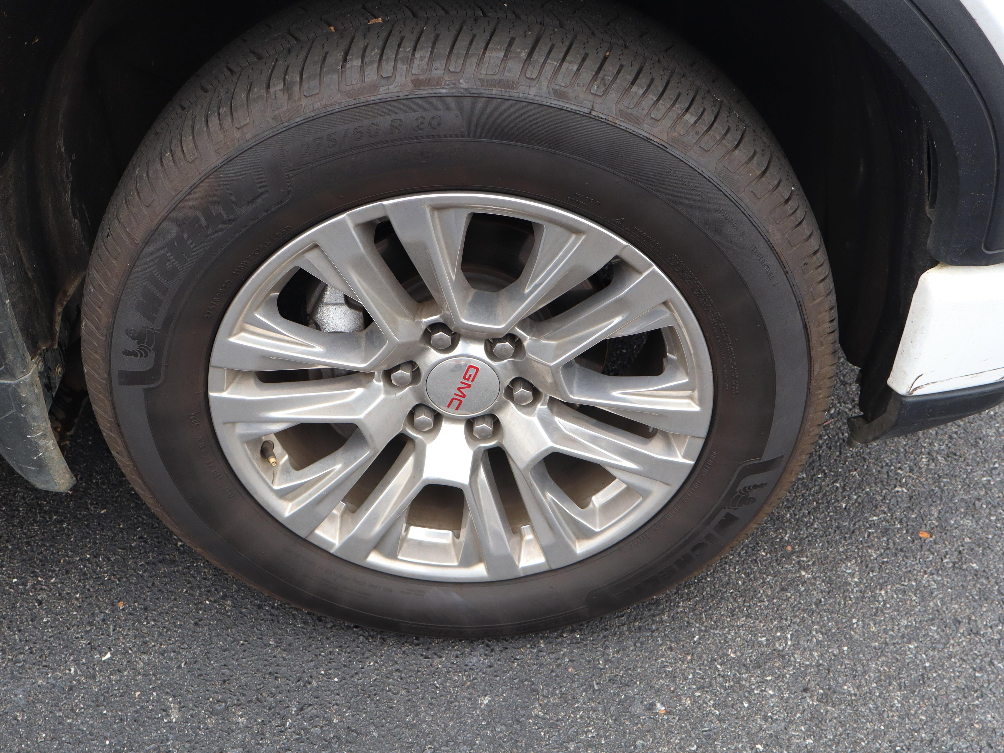 GMC Sierra 1500 Denali Four Wheel Drive Crew Cab - Thumbnail 13