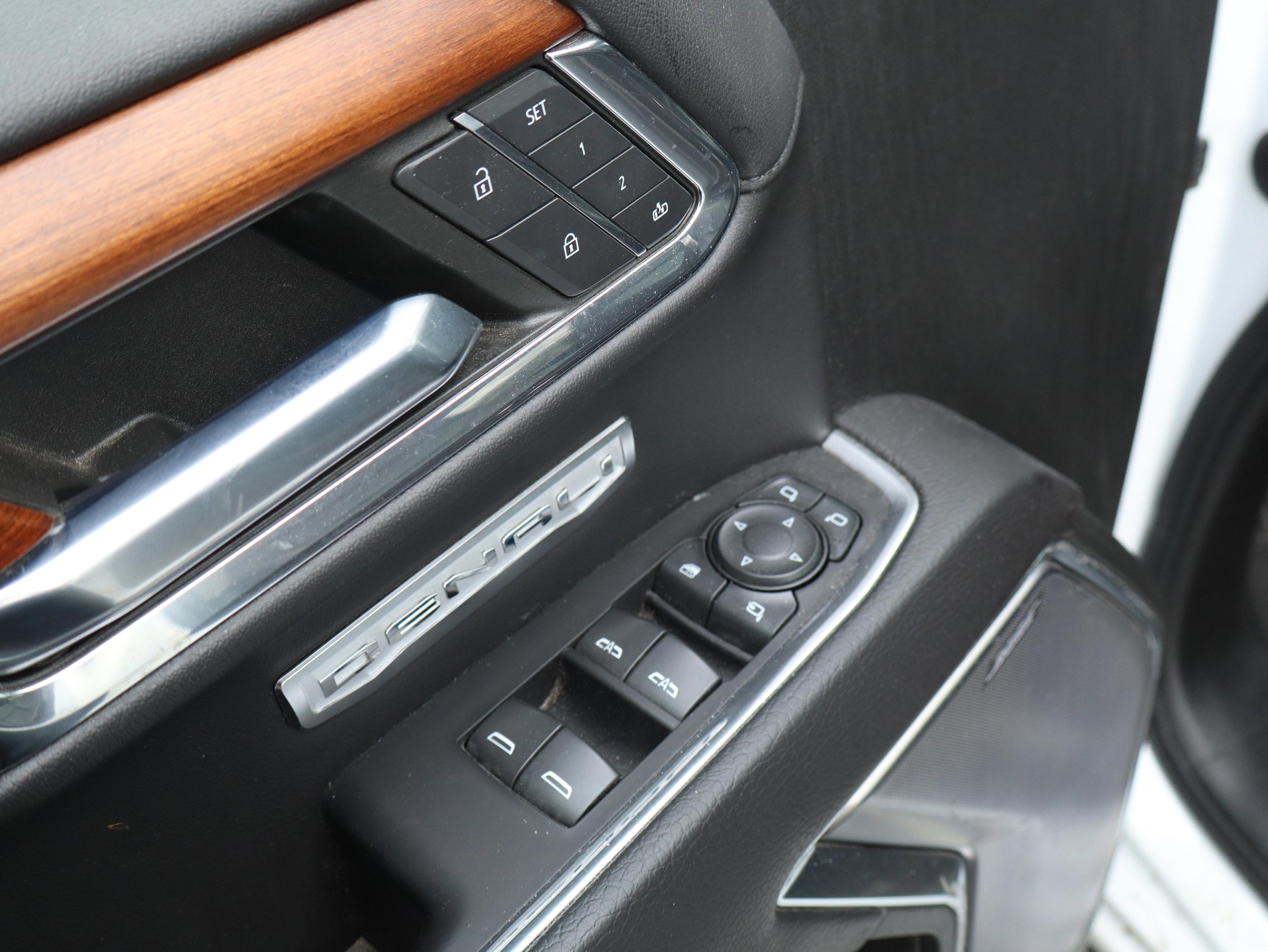 GMC Sierra 1500 Denali Four Wheel Drive Crew Cab - Thumbnail 14