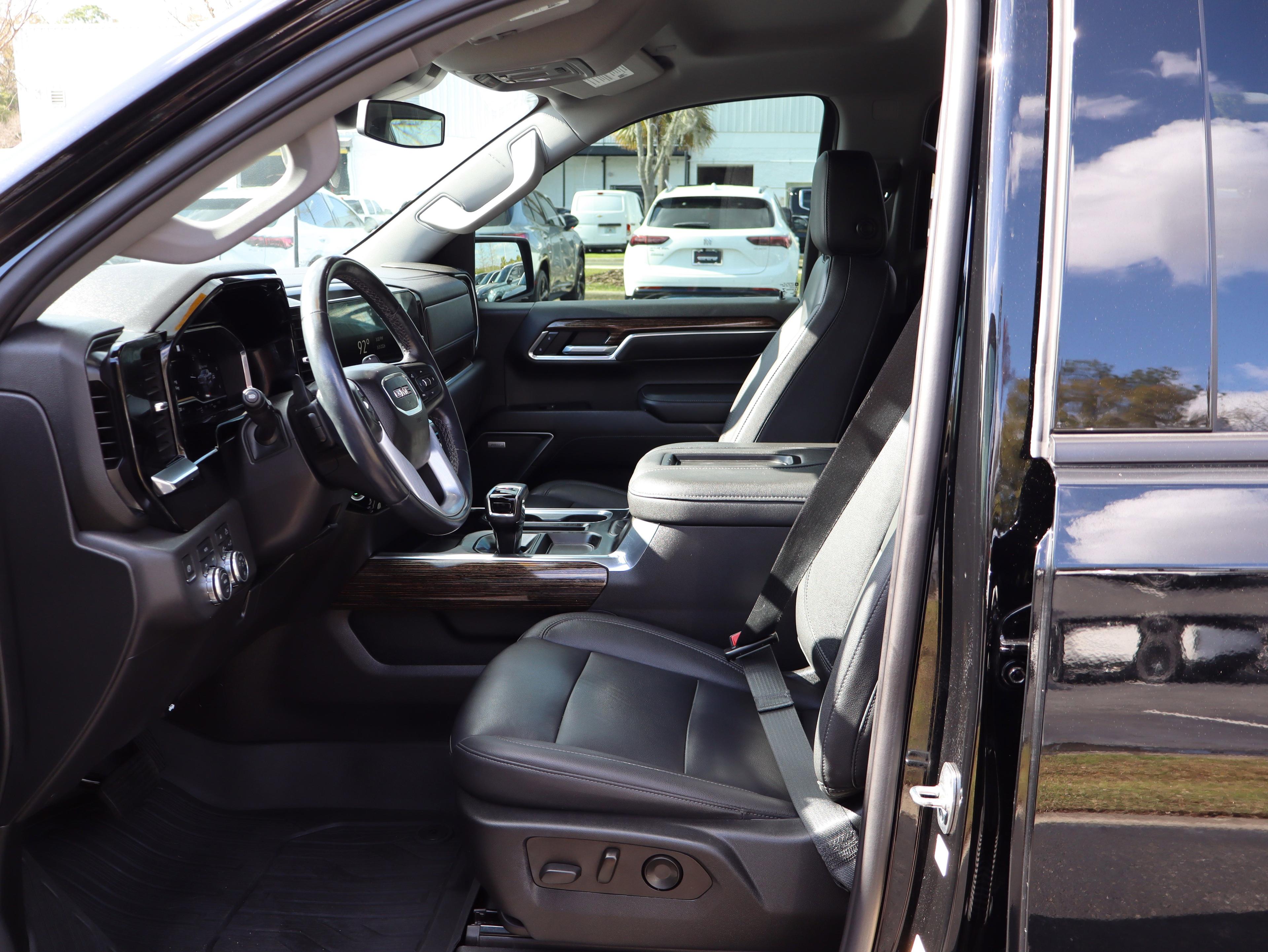 GMC Sierra 1500 Elevation Four Wheel Drive Crew Cab - Thumbnail 20