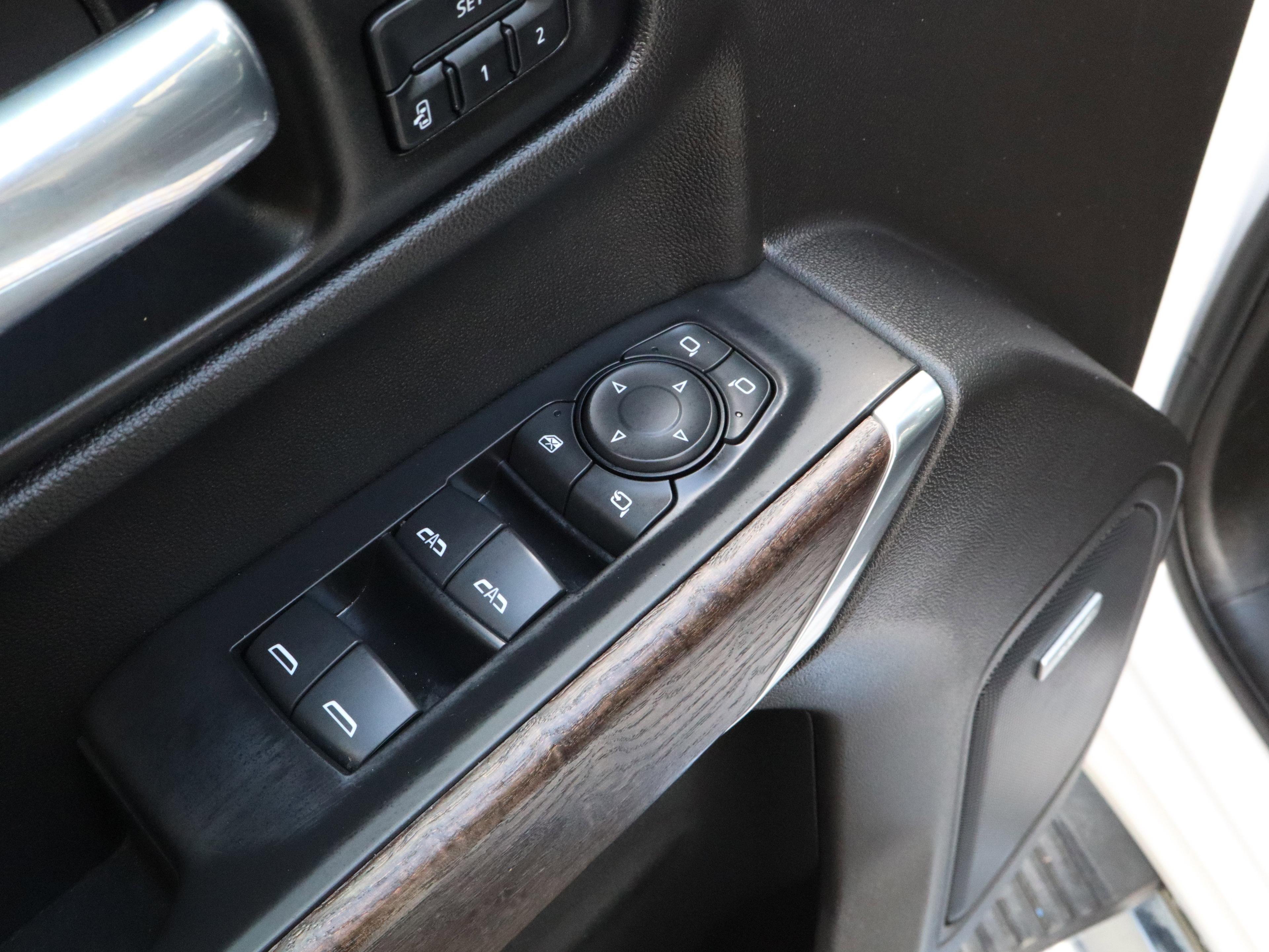 GMC Sierra 1500 Denali Four Wheel Drive Crew Cab - Thumbnail 13