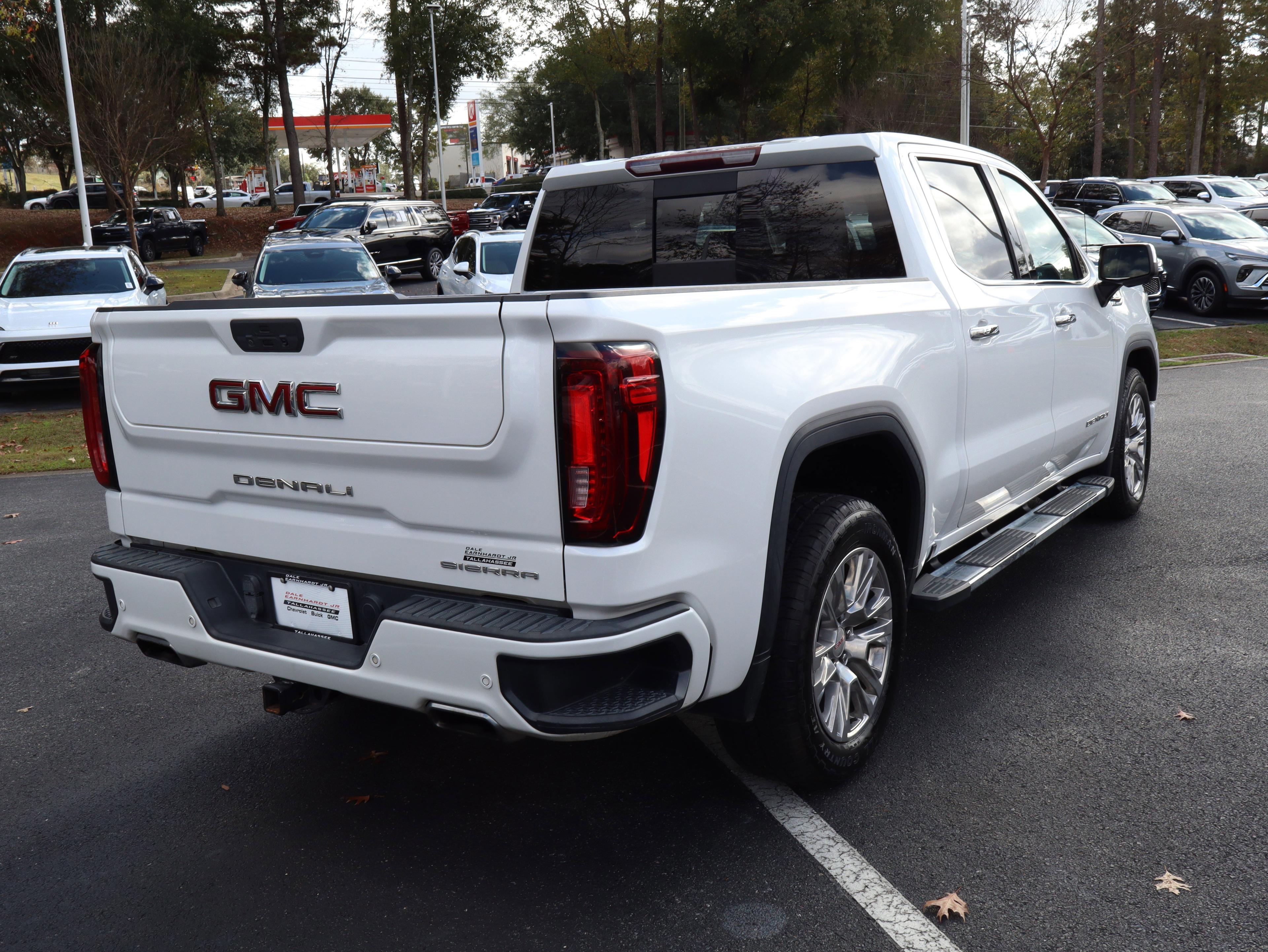 GMC Sierra 1500 Denali Four Wheel Drive Crew Cab - Thumbnail 9