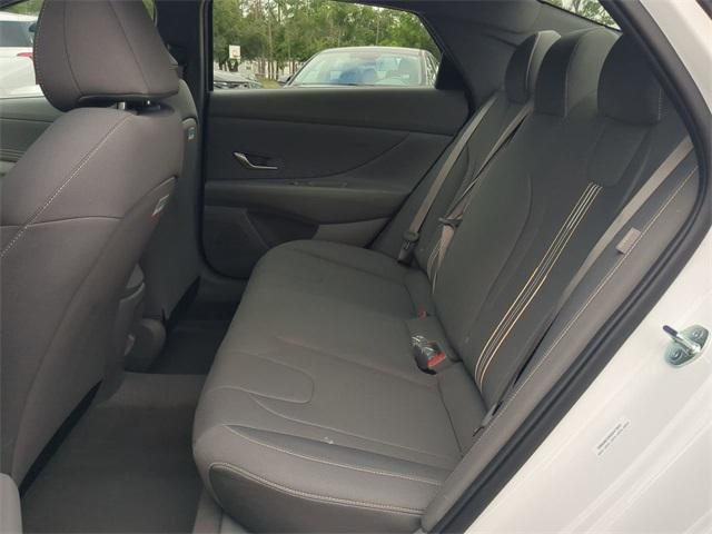 Hyundai Elantra Sel Sport Fwd 4D Sedan - Thumbnail 14