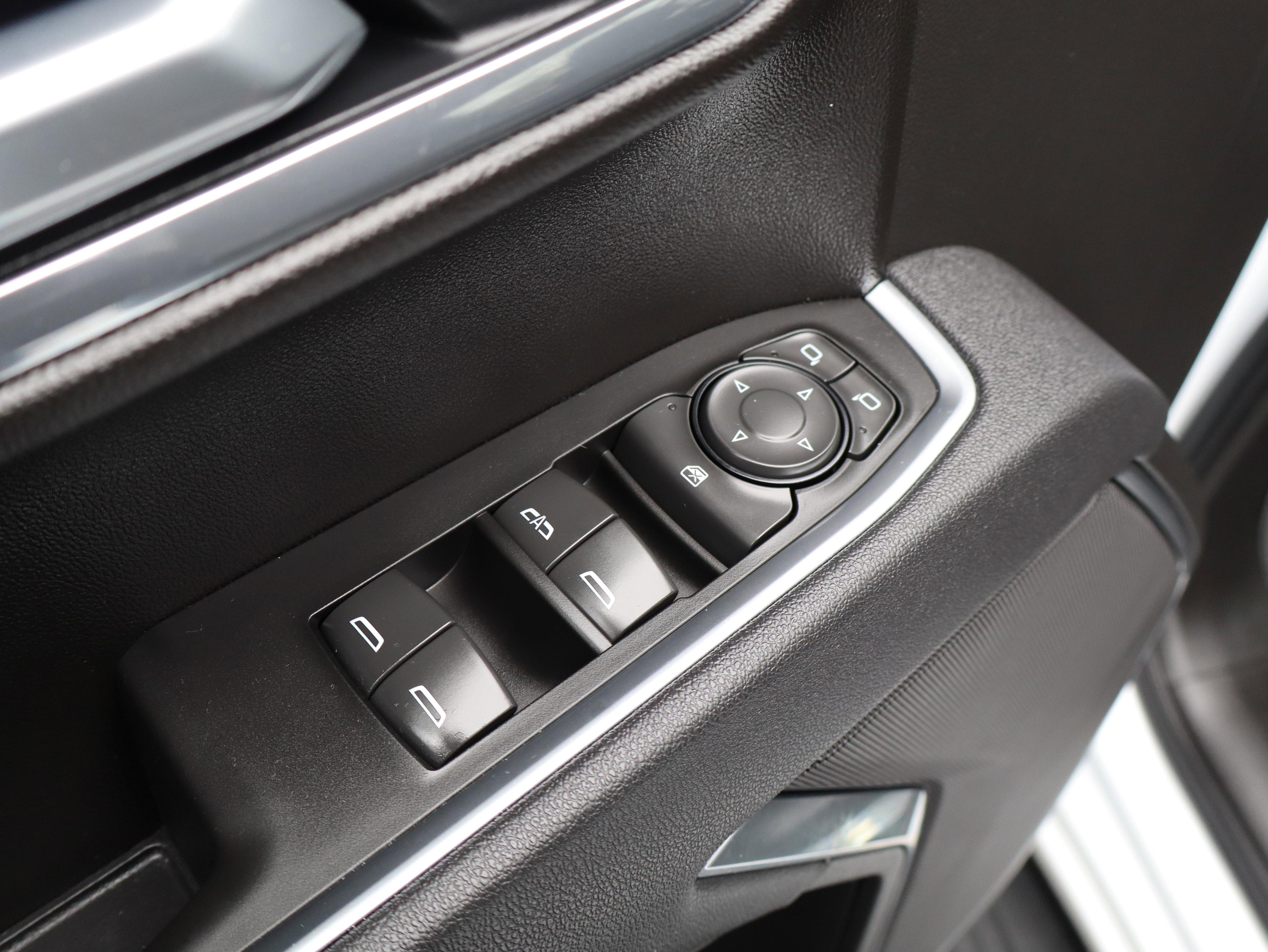 GMC Sierra 1500 Elevation Four Wheel Drive Crew Cab - Thumbnail 17