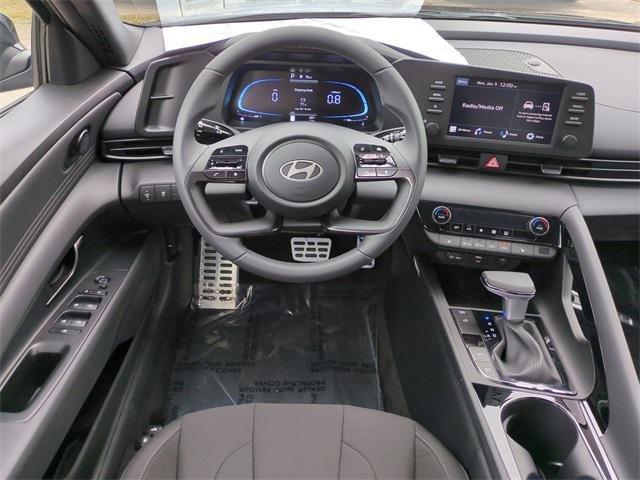 Hyundai Elantra Sel Sport Premium Fwd 4D Sedan - Thumbnail 16