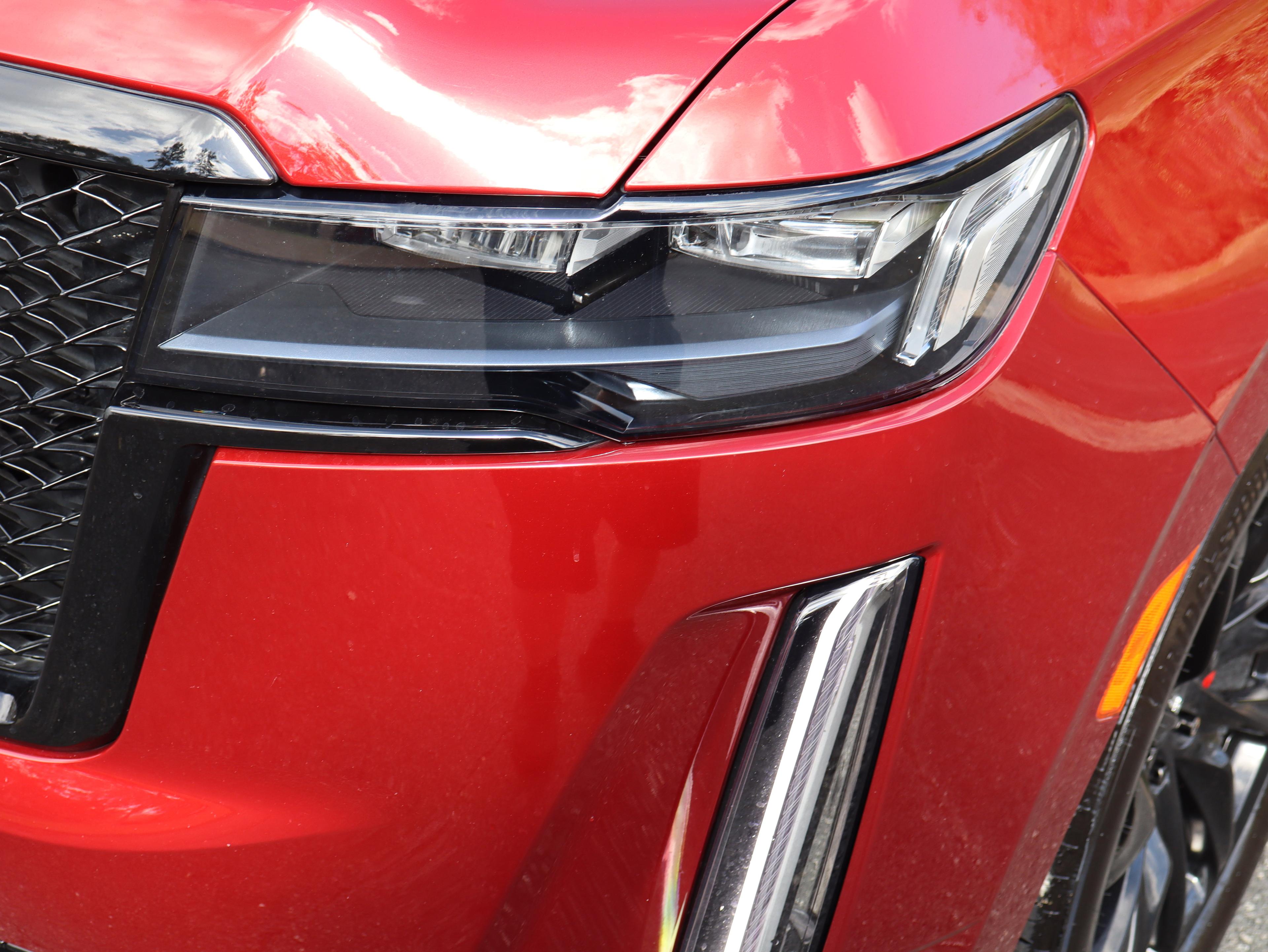 Cadillac Escalade Sport Four Wheel Drive Suv - Thumbnail 11