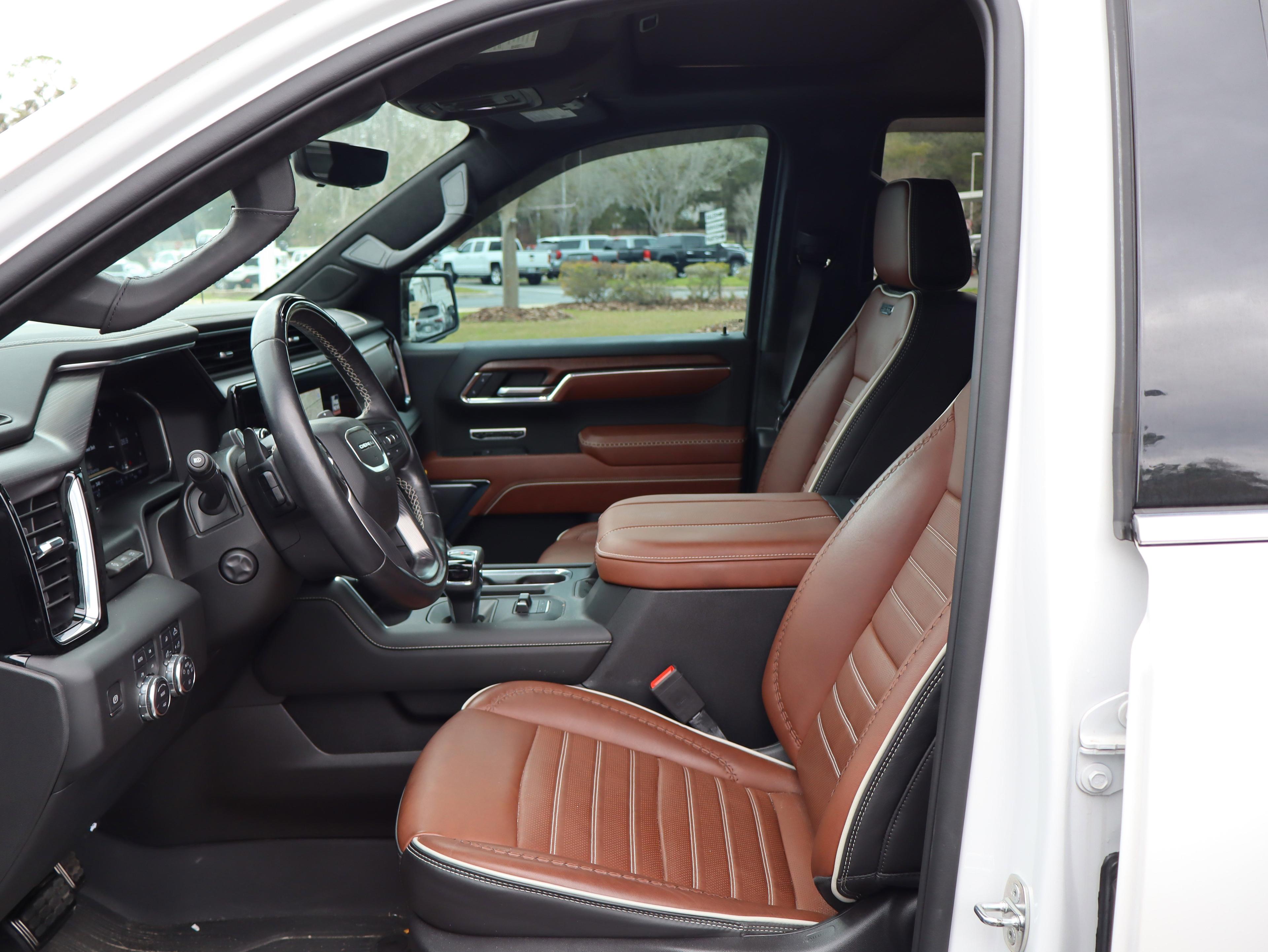 GMC Sierra 1500 Denali Ultimate Four Wheel Drive Crew Cab - Thumbnail 14