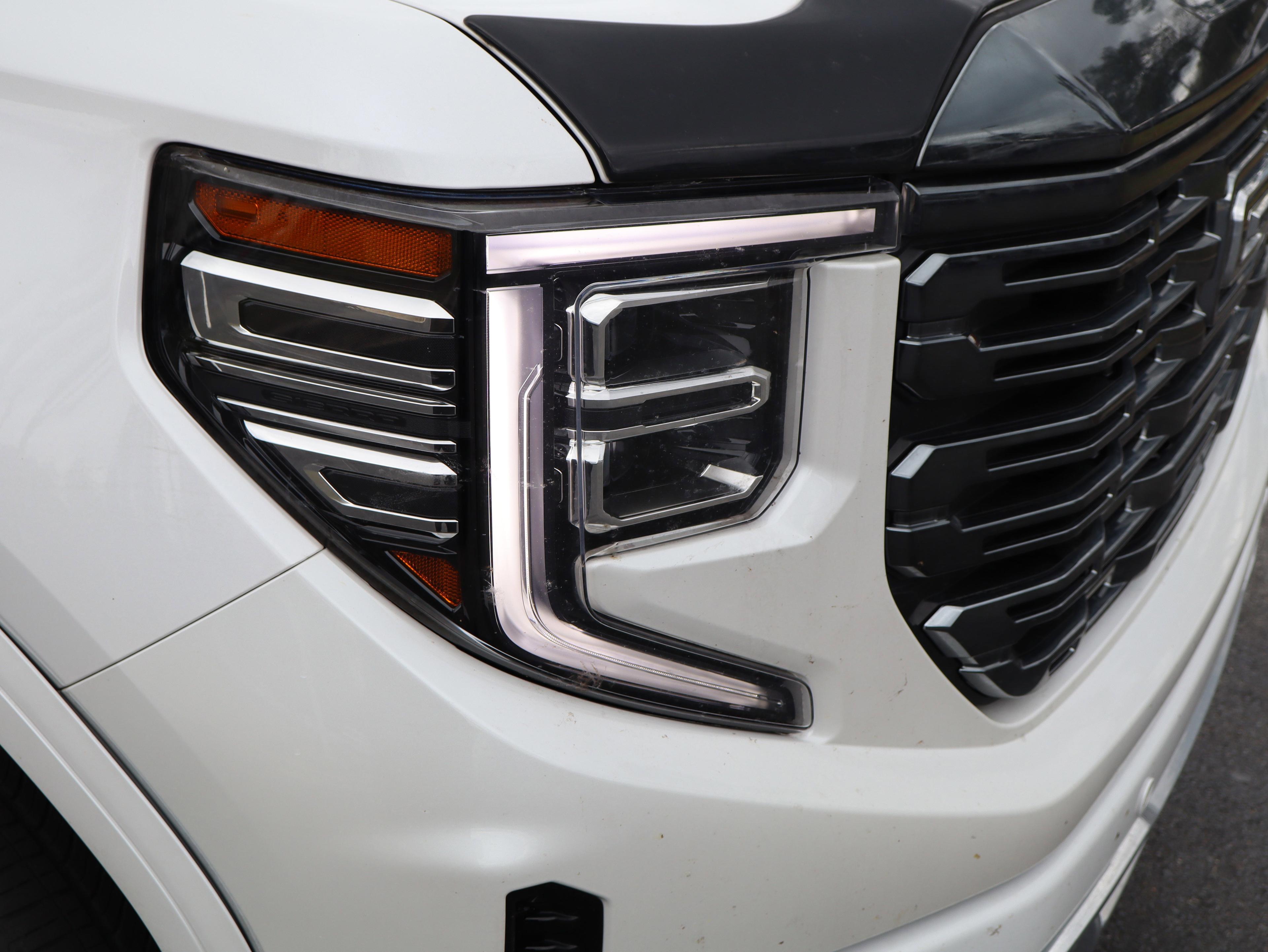 GMC Sierra 1500 Denali Ultimate Four Wheel Drive Crew Cab - Thumbnail 9