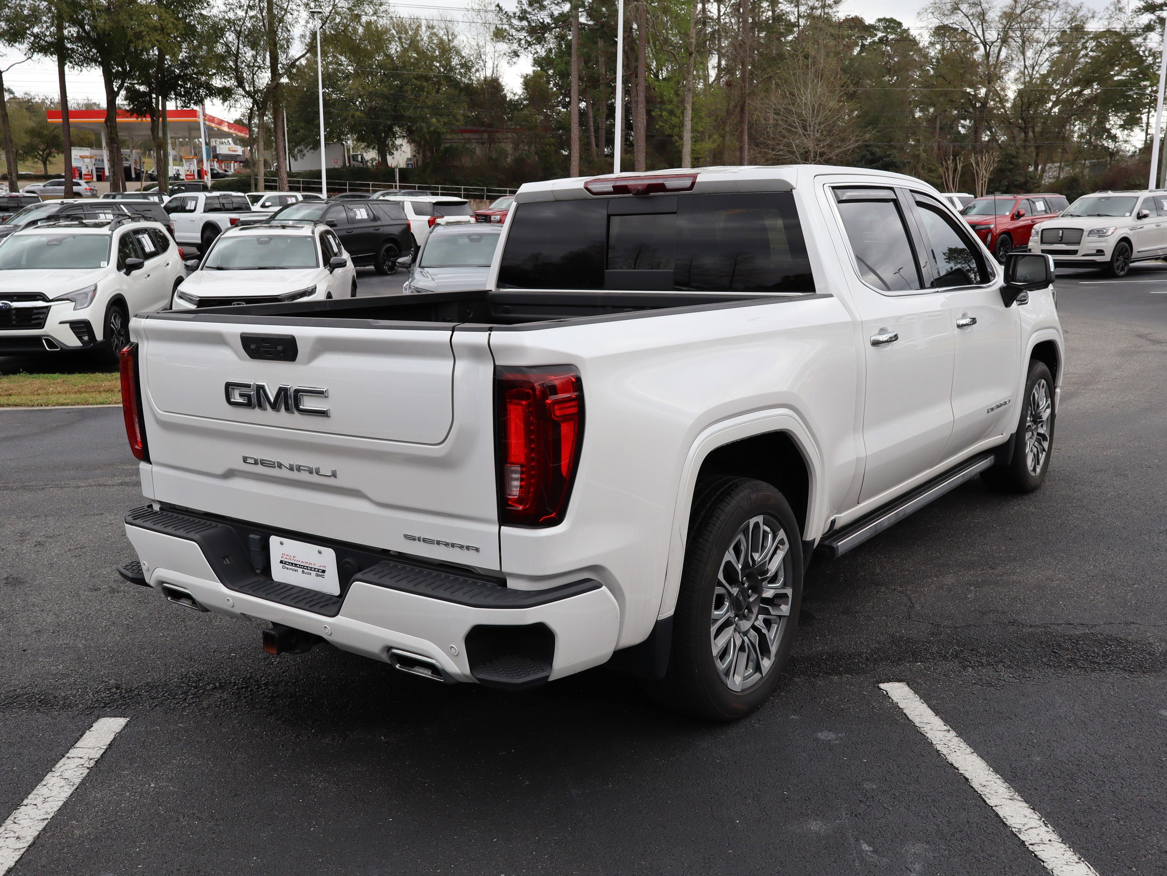 GMC Sierra 1500 Denali Ultimate Four Wheel Drive Crew Cab - Thumbnail 3