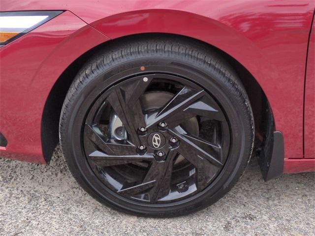 Hyundai Elantra Sel Sport Premium Fwd 4D Sedan - Thumbnail 12