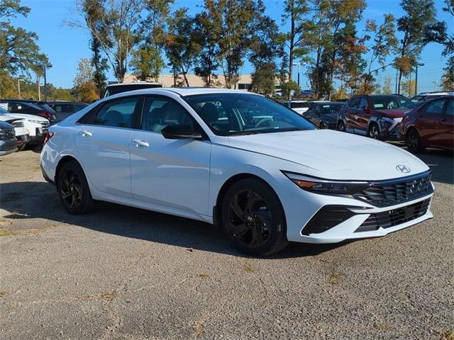 Hyundai Elantra Sel Sport Premium Fwd 4D Sedan - Thumbnail 4