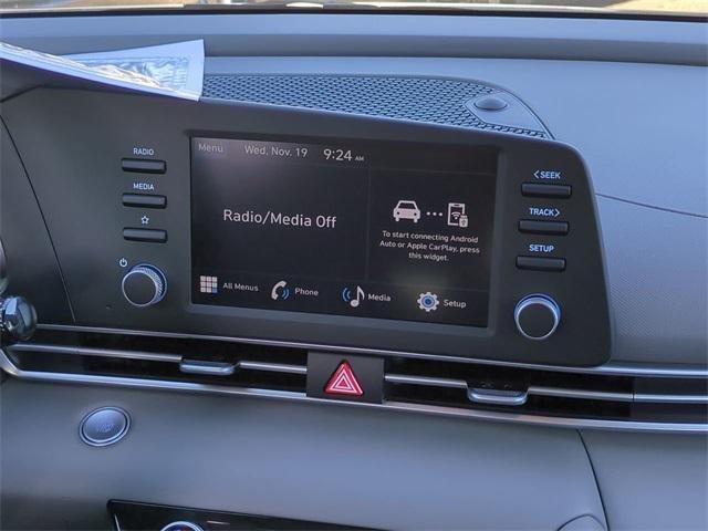 Hyundai Elantra Sel Sport Premium Fwd 4D Sedan - Thumbnail 17