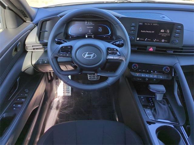 Hyundai Elantra Sel Sport Premium Fwd 4D Sedan - Thumbnail 16