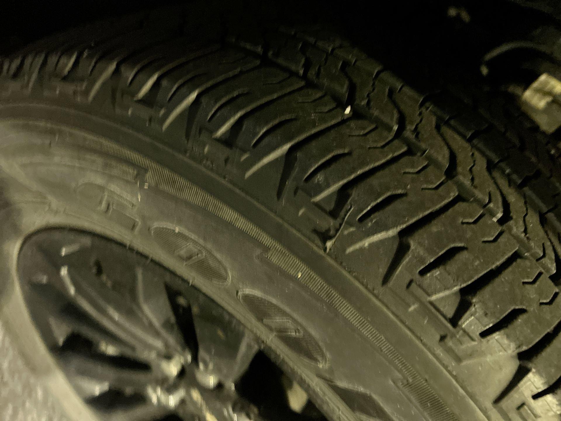 GMC Canyon Elevation Standard Rear Wheel Drive Crew Cab - Thumbnail 12