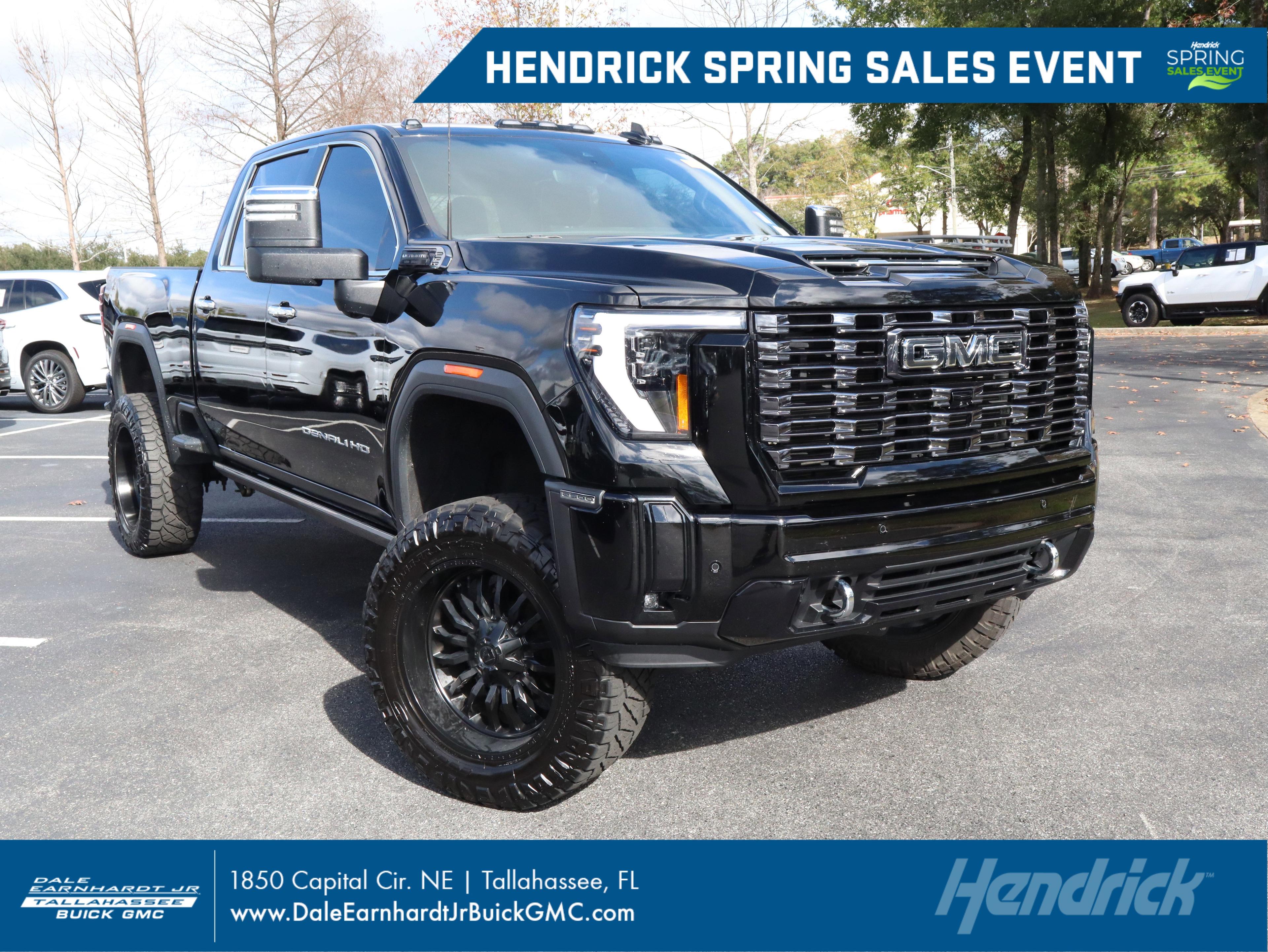 GMC Sierra 2500 Hd Denali Ultimate Four Wheel Drive Crew Cab - View 1