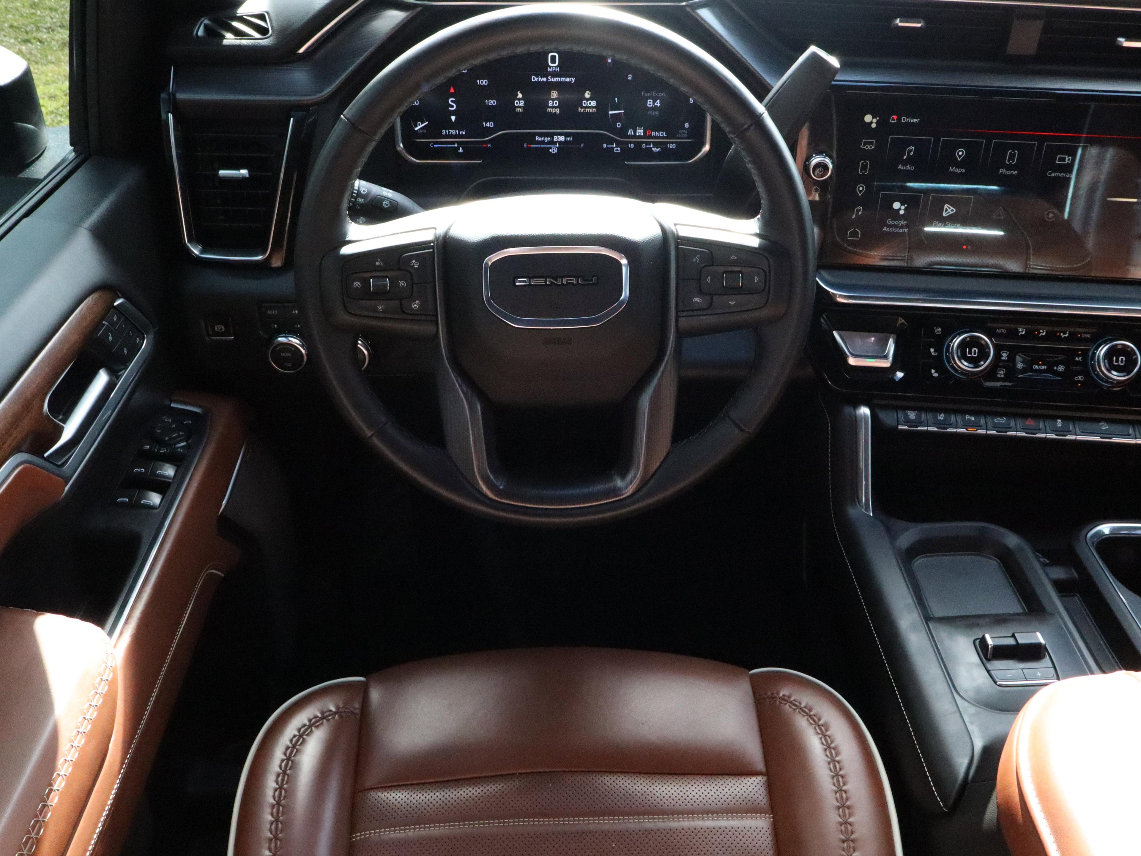 GMC Sierra 2500 Hd Denali Ultimate Four Wheel Drive Crew Cab - Thumbnail 16