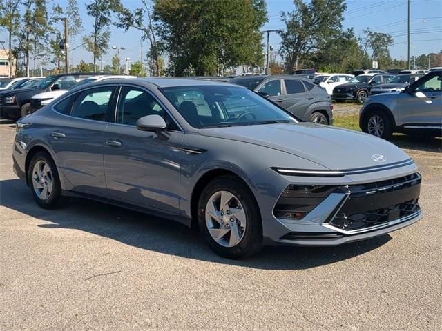 Hyundai Sonata Se Fwd 4D Sedan - Thumbnail 4