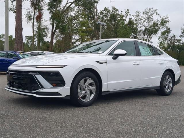 Hyundai Sonata Se Fwd 4D Sedan - Thumbnail 3