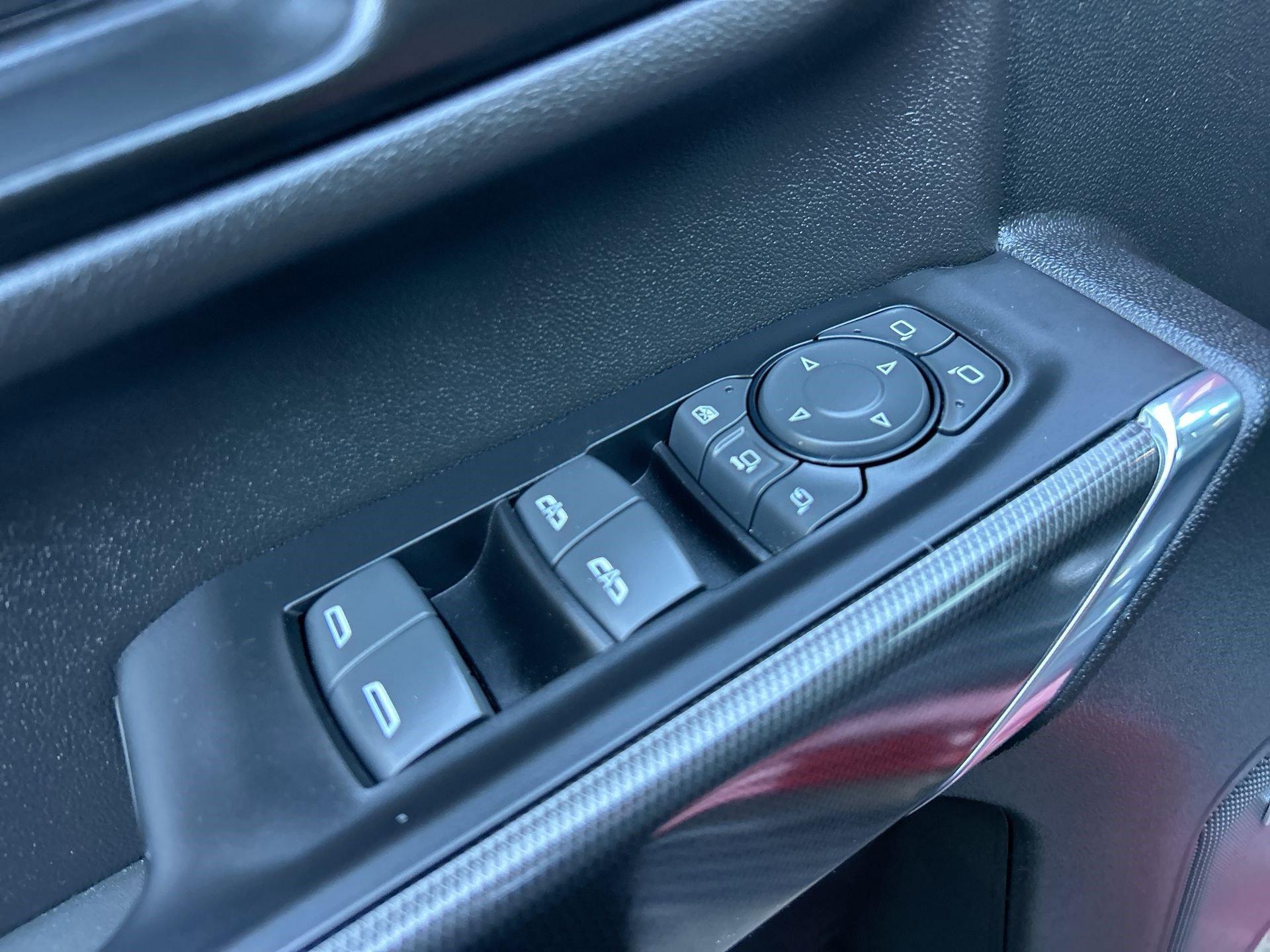 GMC Sierra 2500 Hd At4 Four Wheel Drive Crew Cab - Thumbnail 15