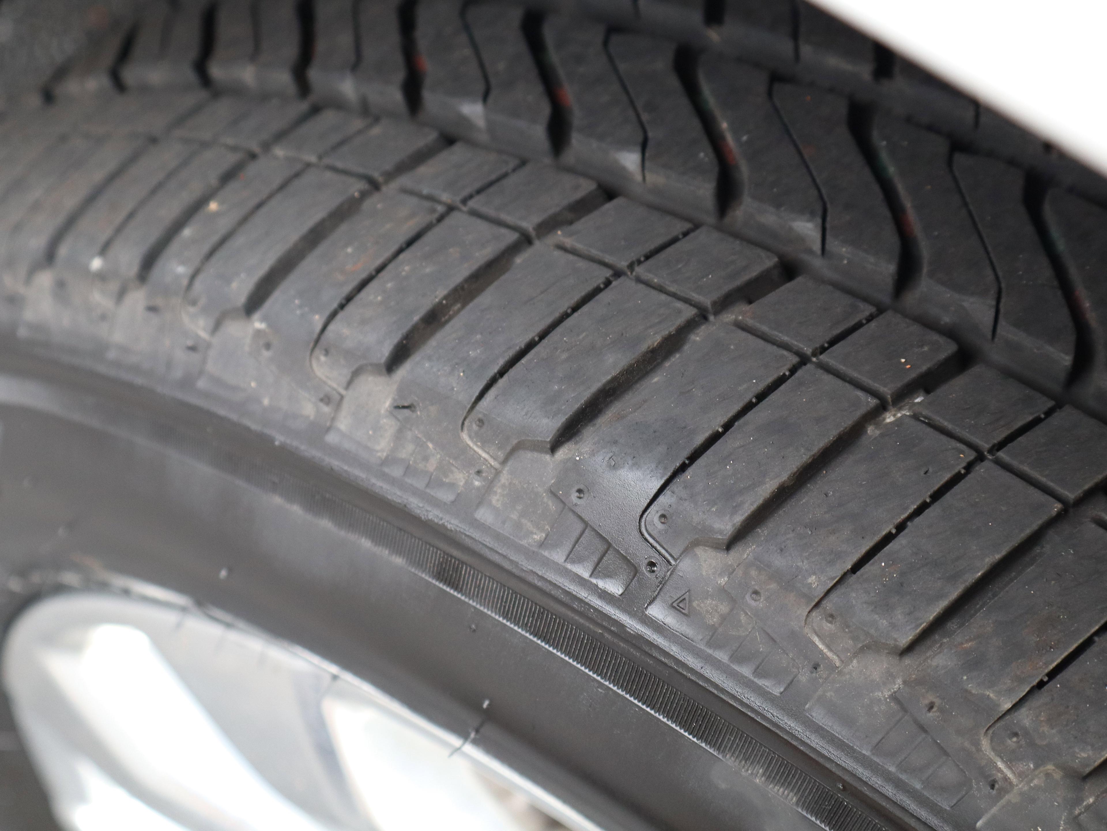 Chevrolet Tahoe Premier Rear Wheel Drive Suv - Thumbnail 14