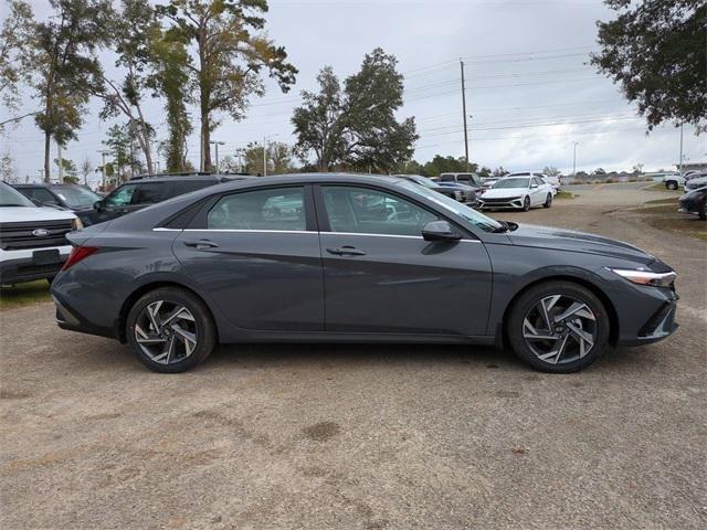 Hyundai Elantra Limited Fwd 4D Sedan - Thumbnail 5