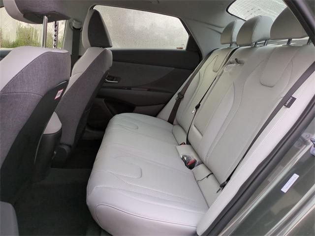 Hyundai Elantra Limited Fwd 4D Sedan - Thumbnail 13