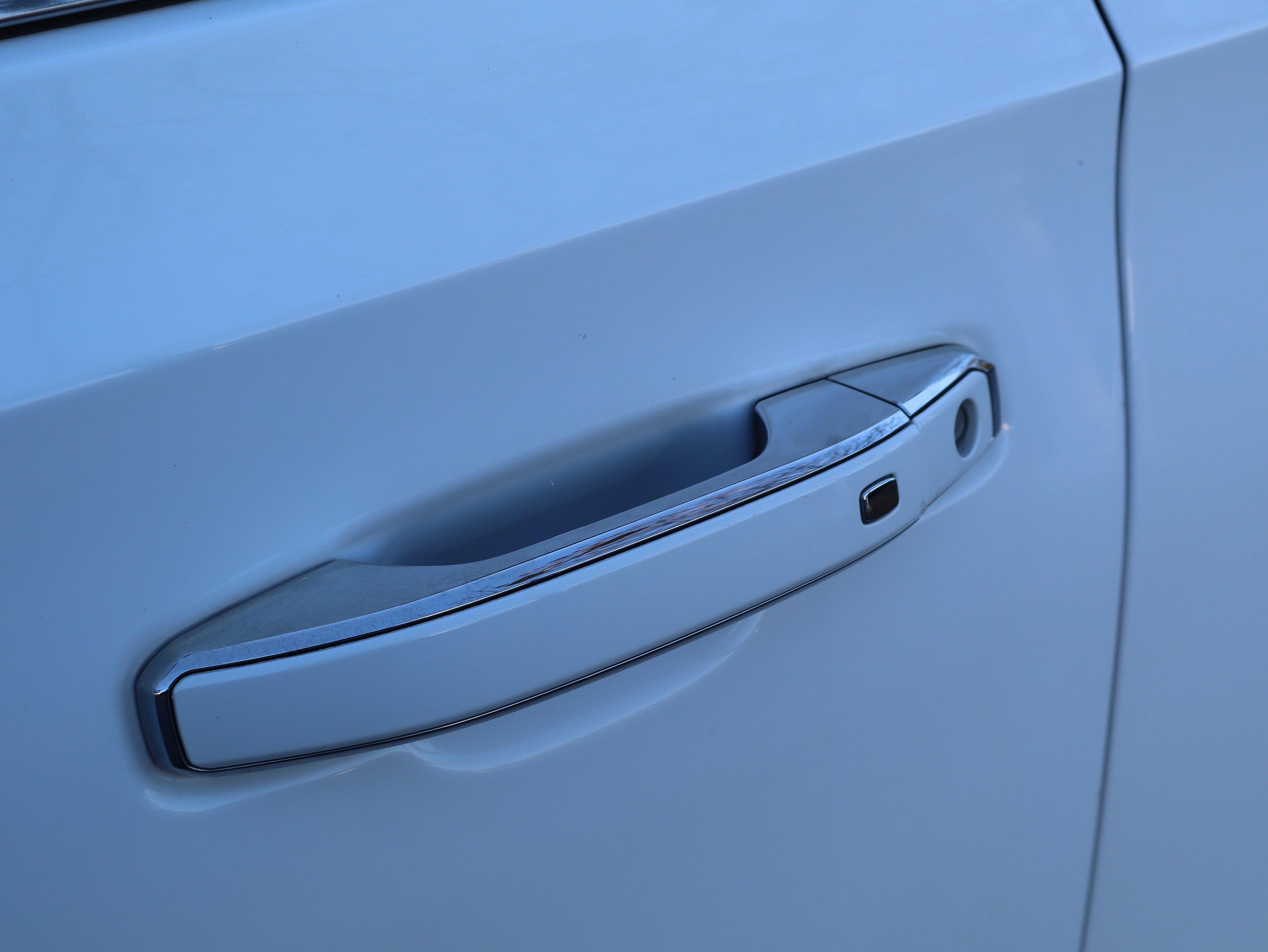 Chevrolet Tahoe Premier Rear Wheel Drive Suv - Thumbnail 14