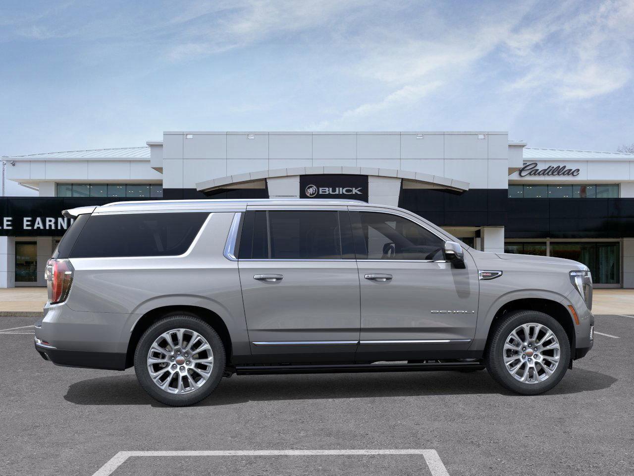 GMC Yukon Xl Denali Four Wheel Drive Suv - Thumbnail 7